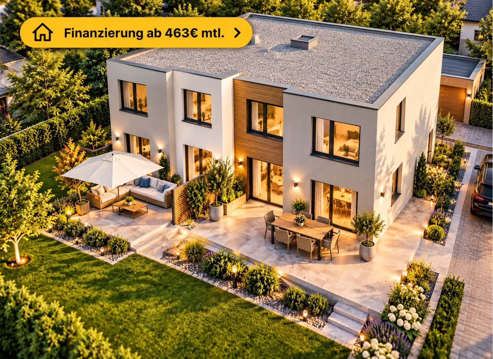 Moderne Villa im goldenen Abendlicht Moderne Villa im goldenen Abendlicht
